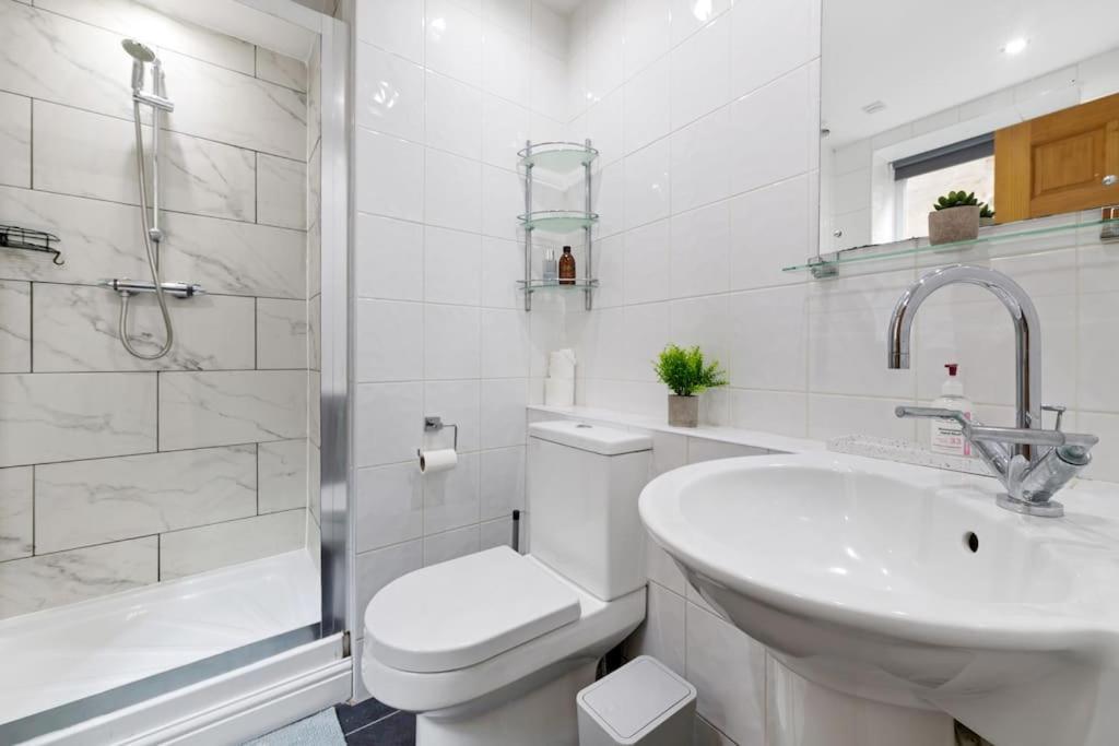 Luxurious 3 Bedroom Apartment In Park Estate Nottingham Exterior photo