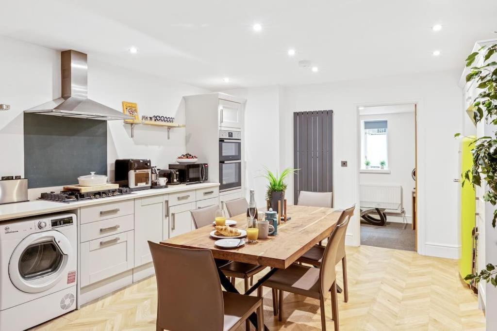 Luxurious 3 Bedroom Apartment In Park Estate Nottingham Exterior photo